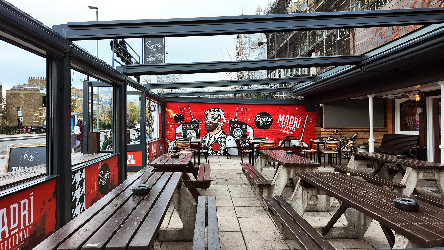 Rusty Bike Mile End seating area